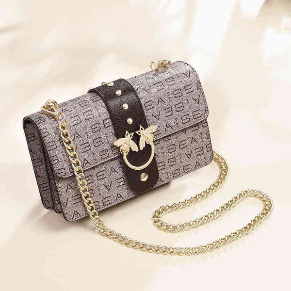 evening bags 2022 fashion ins msenger foreign style single shoulder retro printed small square women's bag
evening bags 2022 fashion ins msenger foreign style single shoulder retro printed small square women's bag