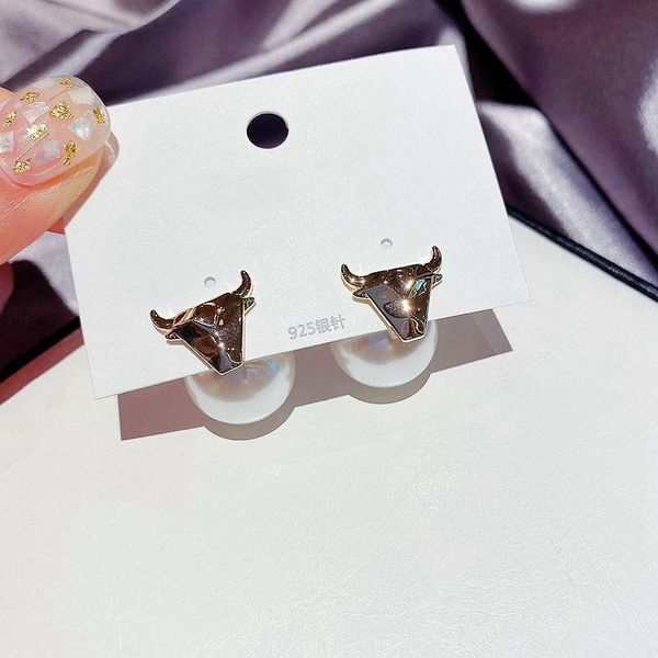 migga unusual gold color animal bull stud earrings double sided imitation pearl earrings for women, Golden;silver
migga unusual gold color animal bull stud earrings double sided imitation pearl earrings for women, Golden;silver