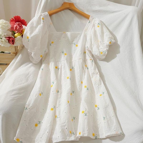 2020 new womens dresses lolita sweet little flower embroidery puff sleeve cotton dress drop shipping good quality, Black;gray
2020 new womens dresses lolita sweet little flower embroidery puff sleeve cotton dress drop shipping good quality, Black;gray