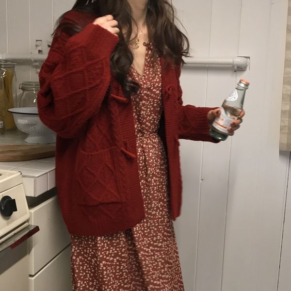autumn 2021 and winter new lazy wind cardigan women's knitted jacket button horn long bzbj, White;black
autumn 2021 and winter new lazy wind cardigan women's knitted jacket button horn long bzbj, White;black