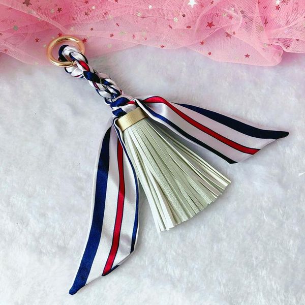 1 шт. ленты весенние катушки кожа с кисточкой бахроман 
1 шт. ленты весенние катушки кожа с кисточкой бахроман