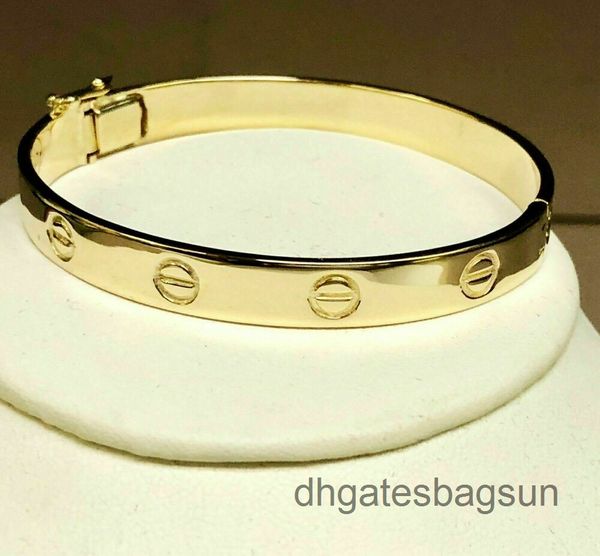 18k yellow gold over nail head love design bangle bracelet 8mm/32 grams/7.5 inch, Black
18k yellow gold over nail head love design bangle bracelet 8mm/32 grams/7.5 inch, Black