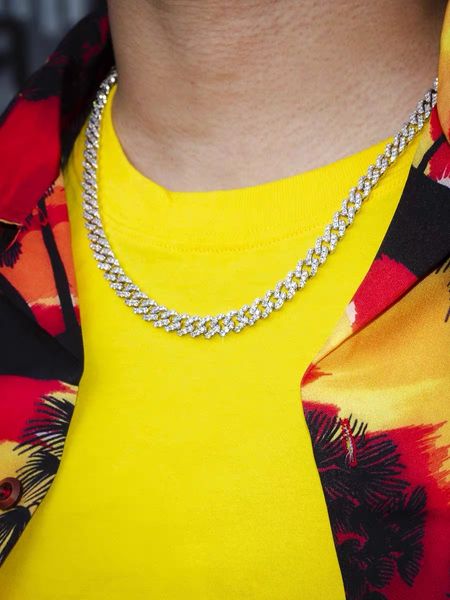 hip-hop rapper's 8mm 16 "20" 24 "28" gold and silver two-color stainless steel cuban chain necklace jewelry gift, Black
hip-hop rapper's 8mm 16 "20" 24 "28" gold and silver two-color stainless steel cuban chain necklace jewelry gift, Black