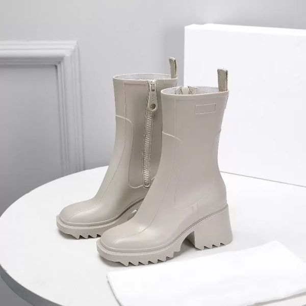 fashion luxurys brand rain rainboots women rain boots england style waterproof welly rubber water rains shoes ankle boot booties size 35-40, Black
fashion luxurys brand rain rainboots women rain boots england style waterproof welly rubber water rains shoes ankle boot booties size 35-40, Black