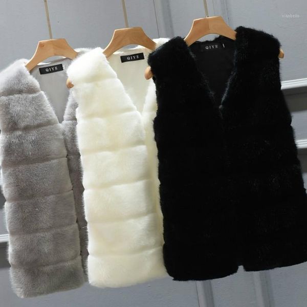 new 2021 autumn winter thick warm faux fur vest women fashion v-neck short fur coat female waistcoat b3351, Black
new 2021 autumn winter thick warm faux fur vest women fashion v-neck short fur coat female waistcoat b3351, Black