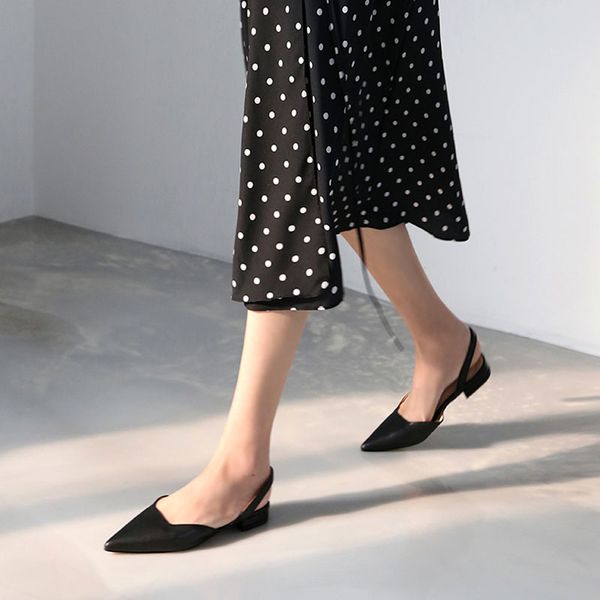 2021 new summer thundered soles a hundred low heels and empty sandals for women point-blank, smooth faerie shoes 9d1o, Black
2021 new summer thundered soles a hundred low heels and empty sandals for women point-blank, smooth faerie shoes 9d1o, Black