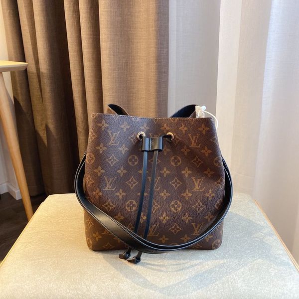 wholesale new real genuine leather lady messenger bag fashion satchel designer handbags bag handbag presbyopic package mobile phone purse668, Black
wholesale new real genuine leather lady messenger bag fashion satchel designer handbags bag handbag presbyopic package mobile phone purse668, Black