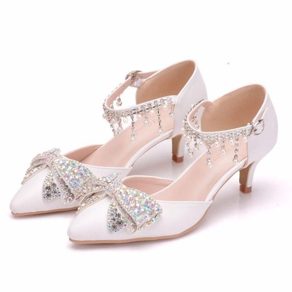 sandals 2021 spring white rhinestone wedding shoes low heel pointed bride bridesmaid female shallow mouth large size single shoe, Black
sandals 2021 spring white rhinestone wedding shoes low heel pointed bride bridesmaid female shallow mouth large size single shoe, Black
