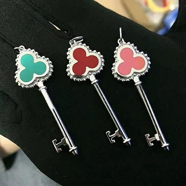 2022 brand original jewelry designer necklace new enamel chinese auspicious cloud key pendant women's personality simple high-end sweat, Silver
2022 brand original jewelry designer necklace new enamel chinese auspicious cloud key pendant women's personality simple high-end sweat, Silver