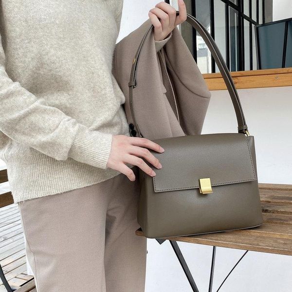 shoulder bags 2021 cowhide single armpit bag wide strap commuter messenger tide women
shoulder bags 2021 cowhide single armpit bag wide strap commuter messenger tide women