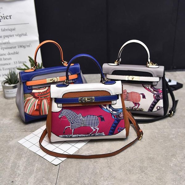 2020 euramerican star same style fashion shoulder bag messenger tote bag floral geometric pattern luxury designer handbags leather soft
2020 euramerican star same style fashion shoulder bag messenger tote bag floral geometric pattern luxury designer handbags leather soft