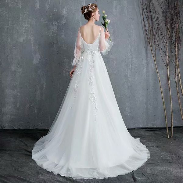2021 new wedding dress bride, dressed as a fiesta low-necked tulle soft long sleeves ew42, Blue;red
2021 new wedding dress bride, dressed as a fiesta low-necked tulle soft long sleeves ew42, Blue;red