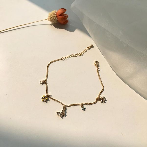 charm bracelets korean personality sweet rhinestones butterfly flower pendant bracelet simple fashion girl women jewelry accessories, Golden;silver
charm bracelets korean personality sweet rhinestones butterfly flower pendant bracelet simple fashion girl women jewelry accessories, Golden;silver