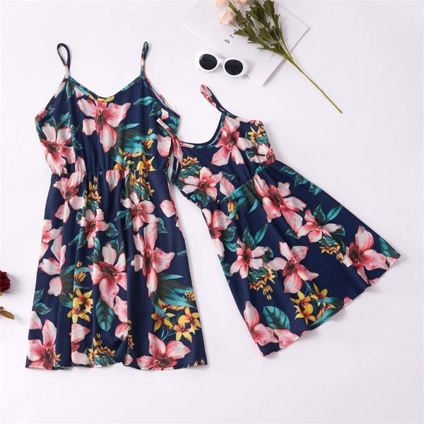 nashakaite mother daughter dresses fashion beach dress spaghetti strap floral mini dress mommy and me clothes family look y200713, Blue
nashakaite mother daughter dresses fashion beach dress spaghetti strap floral mini dress mommy and me clothes family look y200713, Blue