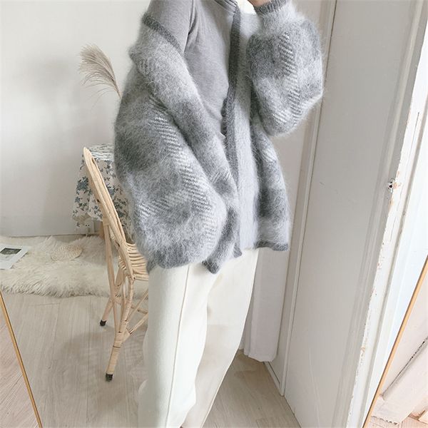 2021 Knitted Cardigan New Korean Autumn Retro Chess Vison Cashmere with Low-cut Slacker Loose Jumper Sweater BHE9, White;black
2021 Knitted Cardigan New Korean Autumn Retro Chess Vison Cashmere with Low-cut Slacker Loose Jumper Sweater BHE9, White;black