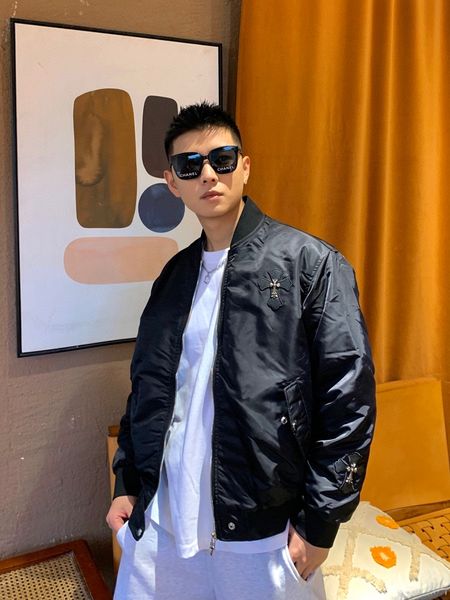 chao brand crosin cross standing collar cotton padded jacket men's jacket 20 autumn and winter horseshoe leather label casual baseball, Black;gray
chao brand crosin cross standing collar cotton padded jacket men's jacket 20 autumn and winter horseshoe leather label casual baseball, Black;gray
