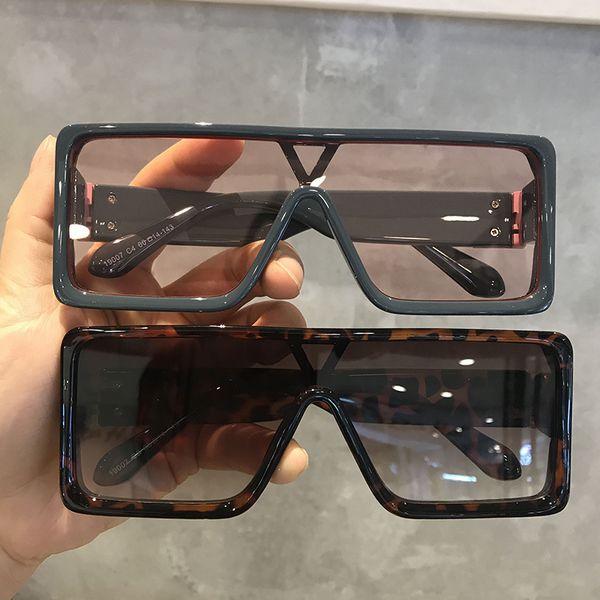 personality thick black glasses punk anti ultraviolet street sround face big frame sunglasses female, White;black
personality thick black glasses punk anti ultraviolet street sround face big frame sunglasses female, White;black