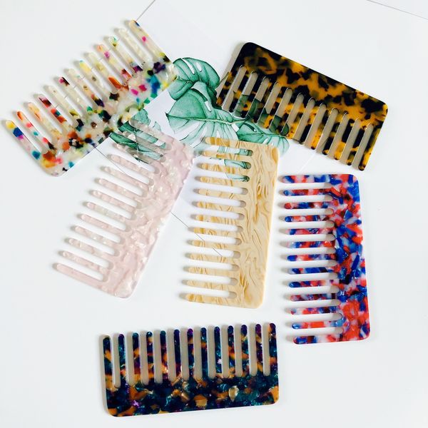 wholesale korean design acetate hair combs accessories colorful hairdressing comb hair brush for women girls hair styling tool, Silver
wholesale korean design acetate hair combs accessories colorful hairdressing comb hair brush for women girls hair styling tool, Silver