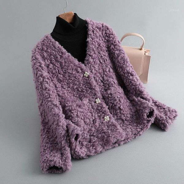 2021 new autumn winter women genuine wool soft button patch pockets jackets office lady v-neck real shearing sheep fur coat z2081, Black
2021 new autumn winter women genuine wool soft button patch pockets jackets office lady v-neck real shearing sheep fur coat z2081, Black