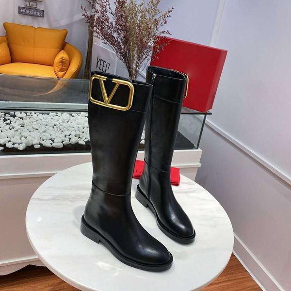 genuine leather 2020 new autume & winter boots for women knee-high metal decoration femal boots zipper round toe boots women 1026, Black
genuine leather 2020 new autume & winter boots for women knee-high metal decoration femal boots zipper round toe boots women 1026, Black