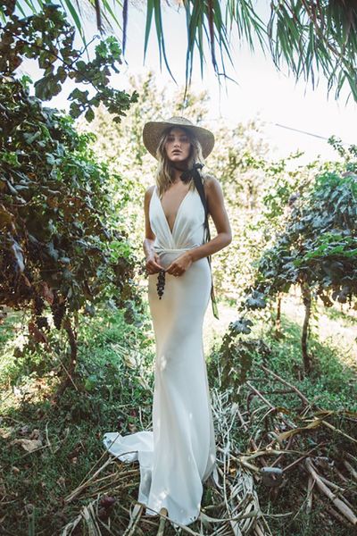 bride mermaid wedding dresses deep v neck open back long simple satin bohemian wedding dress boho beach country bridal gowns 2021, White
bride mermaid wedding dresses deep v neck open back long simple satin bohemian wedding dress boho beach country bridal gowns 2021, White