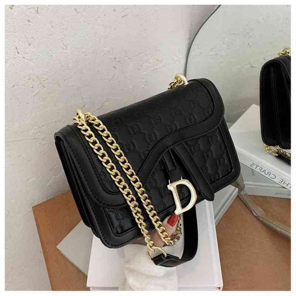 75% off handbag factory store texture solid color single shoulder underarm women's spring and summer style saddle
75% off handbag factory store texture solid color single shoulder underarm women's spring and summer style saddle