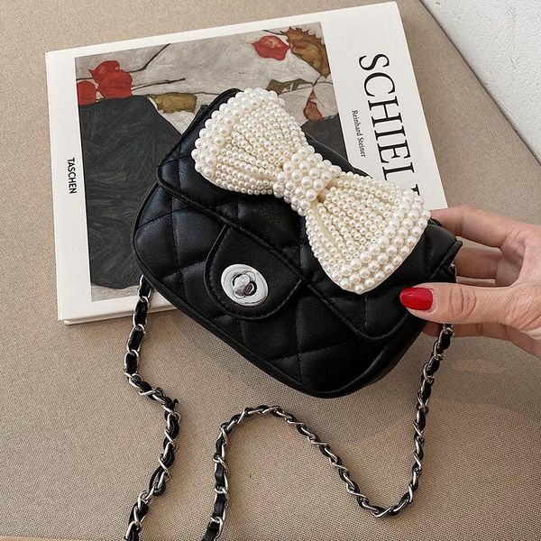 diamond chain handbags 2020 autumn/winter new fashion all-match pearl bow shoulder bag messenger bag square width:16.5cm
diamond chain handbags 2020 autumn/winter new fashion all-match pearl bow shoulder bag messenger bag square width:16.5cm
