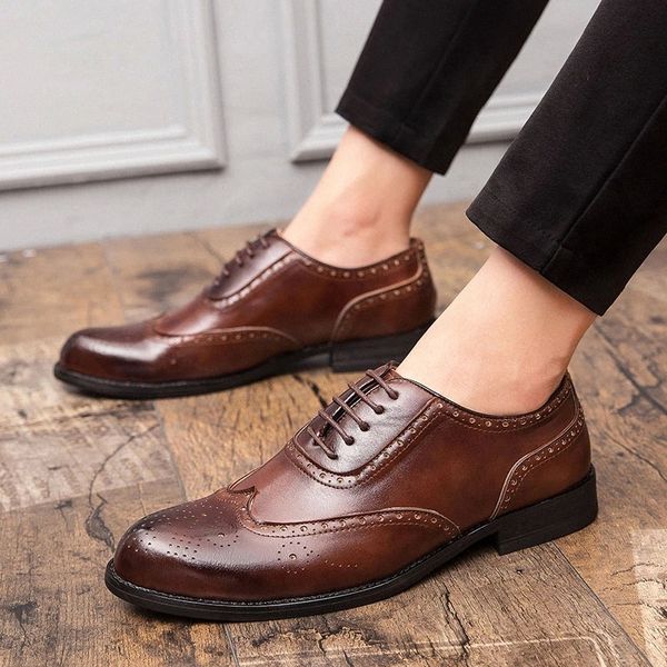 men leather brogue shoes fashion dress men's formal business shoes lace-up flat for men wedding party shoes zapatos de hombre #bi86
men leather brogue shoes fashion dress men's formal business shoes lace-up flat for men wedding party shoes zapatos de hombre #bi86