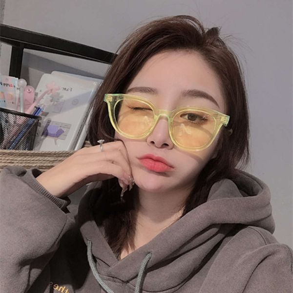 yifan's same gm sunglasses, korean wu hip hop fashion brand, men's tiaodi sunglasses, women's new uv protection 2020, White;black
yifan's same gm sunglasses, korean wu hip hop fashion brand, men's tiaodi sunglasses, women's new uv protection 2020, White;black