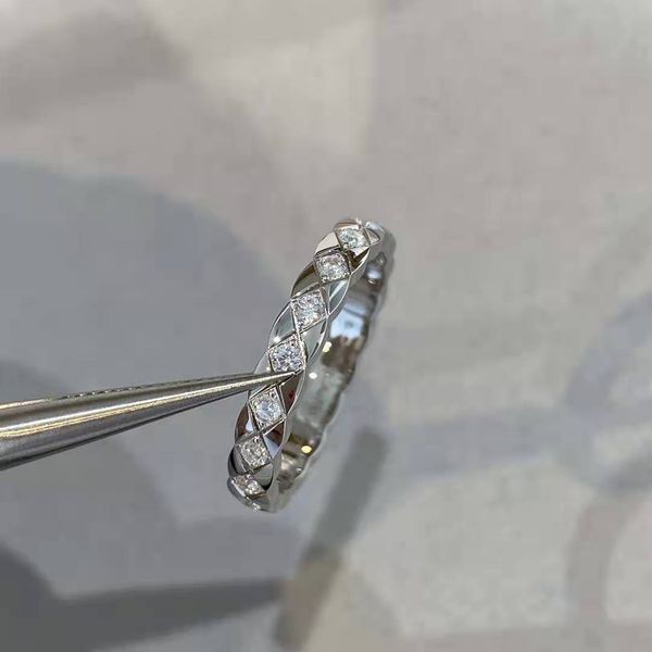 high-quality titanium steel love ring men and women styles outer plaid diamond pattern small aromatherapy ring packaging gift box, Silver
high-quality titanium steel love ring men and women styles outer plaid diamond pattern small aromatherapy ring packaging gift box, Silver