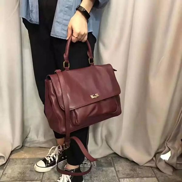 100% genuine leather handbags women bags famous brands fashion shoulder bag female satchel women messenger bags
100% genuine leather handbags women bags famous brands fashion shoulder bag female satchel women messenger bags