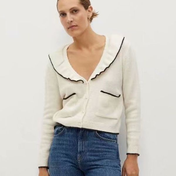 2021 new elegant autumn winter women peter pan collar knitted cardigans single-breasted thicken warm sweater female outwear gefj, White;black
2021 new elegant autumn winter women peter pan collar knitted cardigans single-breasted thicken warm sweater female outwear gefj, White;black