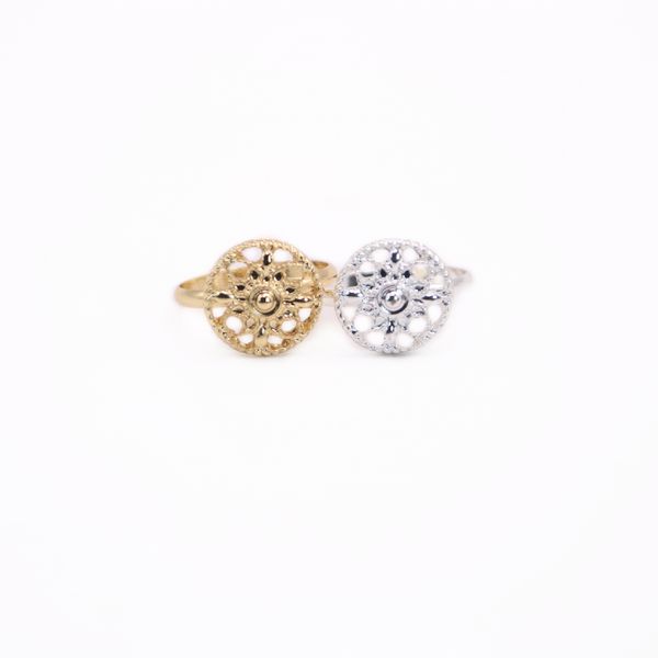 classic round flower ring simple circular pattern style hand-welded copper ring design environmental protection material three color optiona, Golden;silver
classic round flower ring simple circular pattern style hand-welded copper ring design environmental protection material three color optiona, Golden;silver