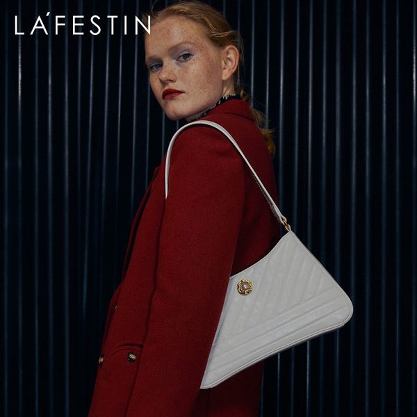 la festin 2020 new trendy bags fashion all-match one-shoulder messenger retro leather female bag baguette underarm bag c0121
la festin 2020 new trendy bags fashion all-match one-shoulder messenger retro leather female bag baguette underarm bag c0121