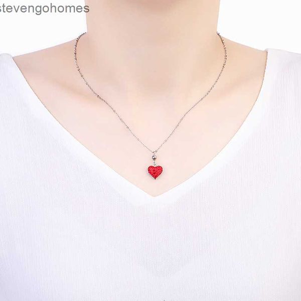 s925 sterling silver women's niche design accessories creative revolving red love necklace
s925 sterling silver women's niche design accessories creative revolving red love necklace