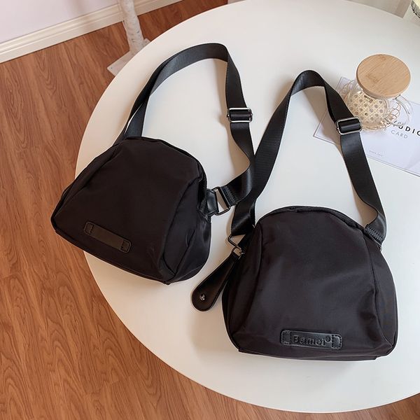 2020 summer fashion multi-functional black shell women's oxford cloth single messenger new shoulder oxford cloth shoulder bag homemade
2020 summer fashion multi-functional black shell women's oxford cloth single messenger new shoulder oxford cloth shoulder bag homemade