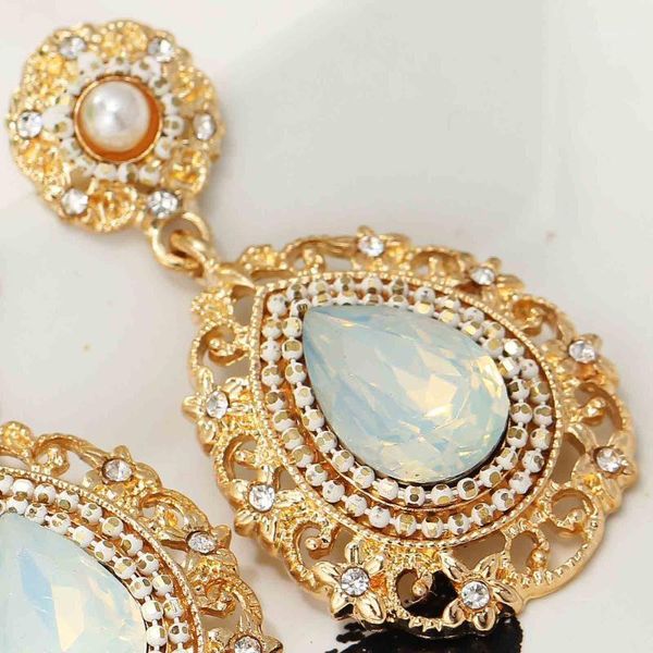 purplw/white opalescence beads gold earring women's fashion earrings new arrival brand sweet metal with gems stud for women girl1, Silver
purplw/white opalescence beads gold earring women's fashion earrings new arrival brand sweet metal with gems stud for women girl1, Silver