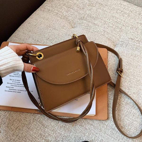 shoulder bags european and american retro fashion ladies bag2021autumn winter small square bag all-match single messenger
shoulder bags european and american retro fashion ladies bag2021autumn winter small square bag all-match single messenger