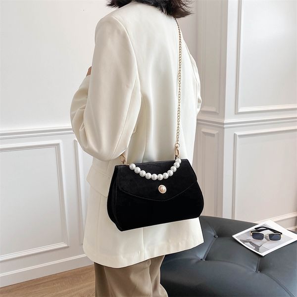 youth ladies simple versatile bag fashion women plush pu flap handbags elegant pearl handle chain crossbody bags
youth ladies simple versatile bag fashion women plush pu flap handbags elegant pearl handle chain crossbody bags
