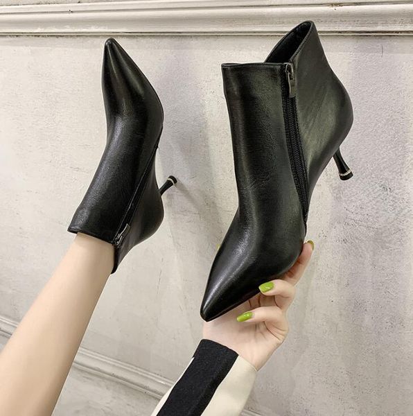 2020 classic high heel women boots new fashion boots stiletto pointed toe side zipper black leather shoes
2020 classic high heel women boots new fashion boots stiletto pointed toe side zipper black leather shoes