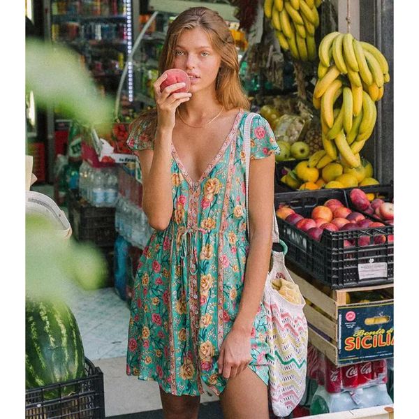 jastie chic button v-neck mini dress women floral print dresses elastic waist casual boho short beach dress female vestidos 2020, Black;gray
jastie chic button v-neck mini dress women floral print dresses elastic waist casual boho short beach dress female vestidos 2020, Black;gray