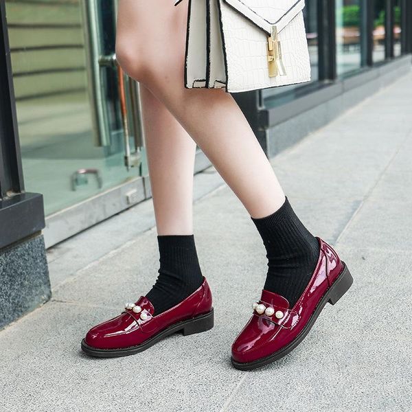 patent leather shoes with pearl low heels big size shoes for women block heels party dress pumps women fashion new, Black
patent leather shoes with pearl low heels big size shoes for women block heels party dress pumps women fashion new, Black