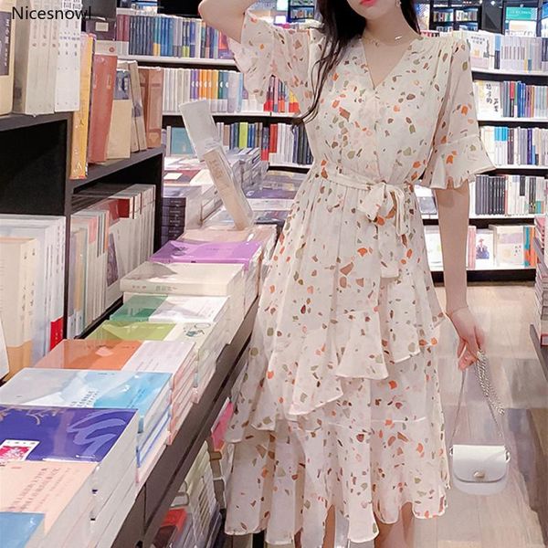 2020 new summer waist floral ruffled chiffon dress women elegant half sleeve v-neck chic fairy dress b3341, Black;gray
2020 new summer waist floral ruffled chiffon dress women elegant half sleeve v-neck chic fairy dress b3341, Black;gray