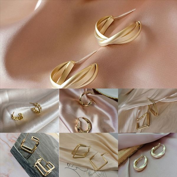 t4uv fashion hand hollow earrings stud zircon tif design cz micro pave white women cubic earring stud earring for rhinestone jewelry, Golden
t4uv fashion hand hollow earrings stud zircon tif design cz micro pave white women cubic earring stud earring for rhinestone jewelry, Golden