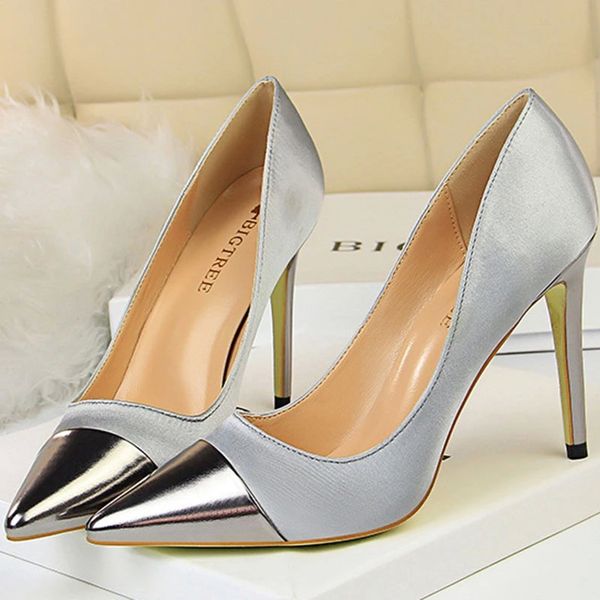 2021 fashion high heels women party shoes fashion brand ladies shoes pointed toe women pumps super high thin heel 10cm a3218 #xf2k, Black
2021 fashion high heels women party shoes fashion brand ladies shoes pointed toe women pumps super high thin heel 10cm a3218 #xf2k, Black