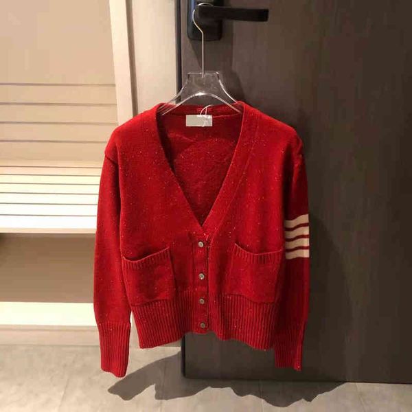 2022 factory wholesale new autumn fashion tb four bar printing color dot v-neck single breasted casual loose thin sweater, White;black 
2022 factory wholesale new autumn fashion tb four bar printing color dot v-neck single breasted casual loose thin sweater, White;black