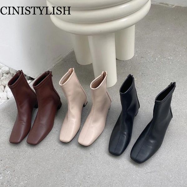 woman short black boots shoes on platform high heels punk leather square toe block botas luxury design zippers 2020 fashion new
woman short black boots shoes on platform high heels punk leather square toe block botas luxury design zippers 2020 fashion new