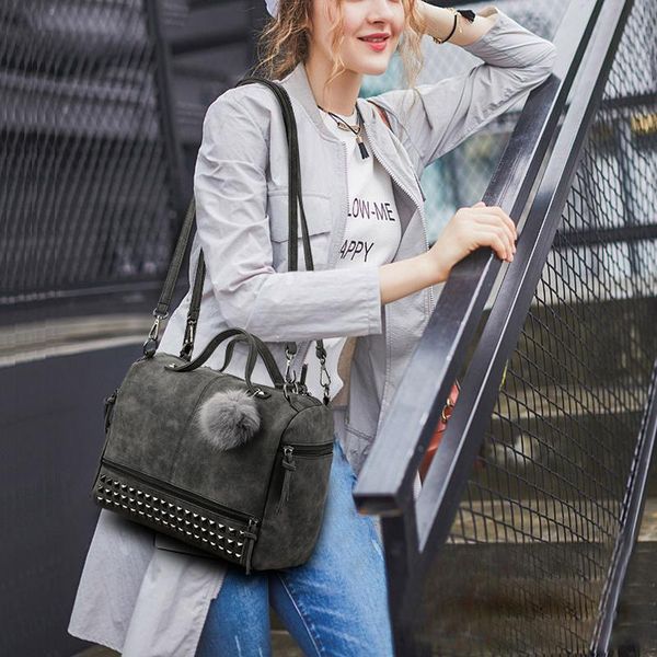2020 сумки для женщин марки дизайнер сумки женских сумок кожи messenger fur ball crossbody плечо сумка totes болс feminina
2020 сумки для женщин марки дизайнер сумки женских сумок кожи messenger fur ball crossbody плечо сумка totes болс feminina