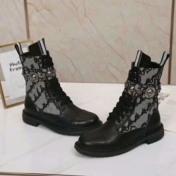 2021fashion lady boots fashion flamingo love arrow medal leather rough desert boots winter leather luxury women's shoes, Black
2021fashion lady boots fashion flamingo love arrow medal leather rough desert boots winter leather luxury women's shoes, Black