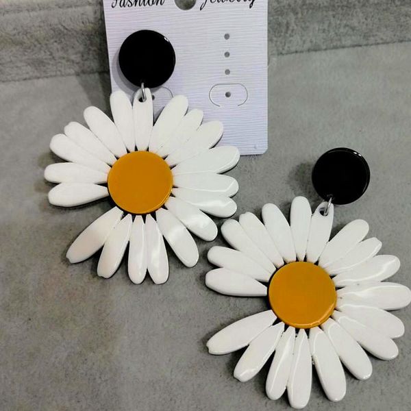 fishsheep korean new daisy flower acrylic drop earrings for women white flower resin big dangle earrings 2020 fashion jewelry, Silver
fishsheep korean new daisy flower acrylic drop earrings for women white flower resin big dangle earrings 2020 fashion jewelry, Silver